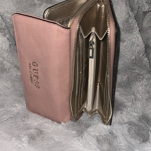 GUESS Women's Wallet - Picture 9 of 11
